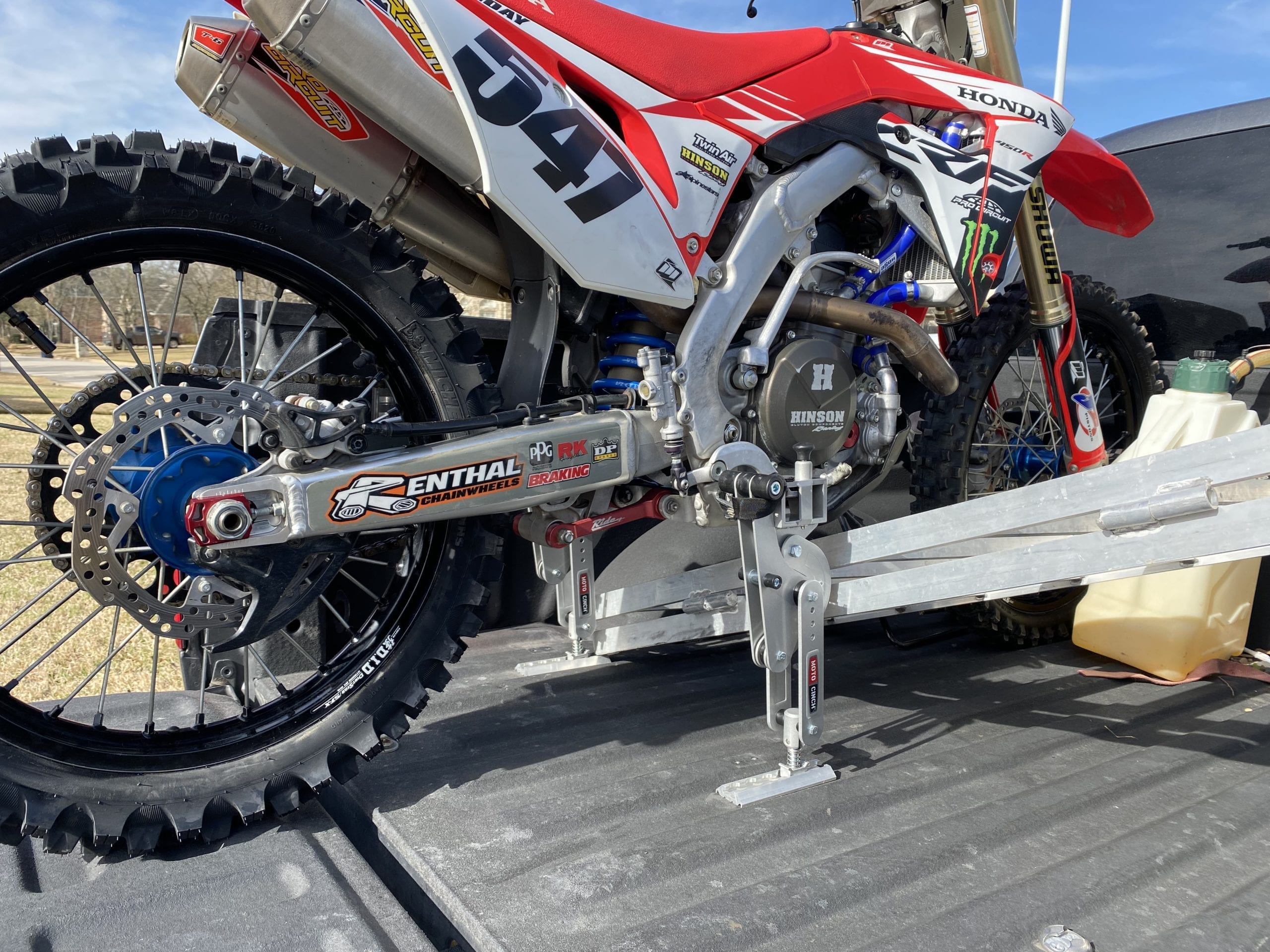 Moto Cinch Strapless tie down transport system