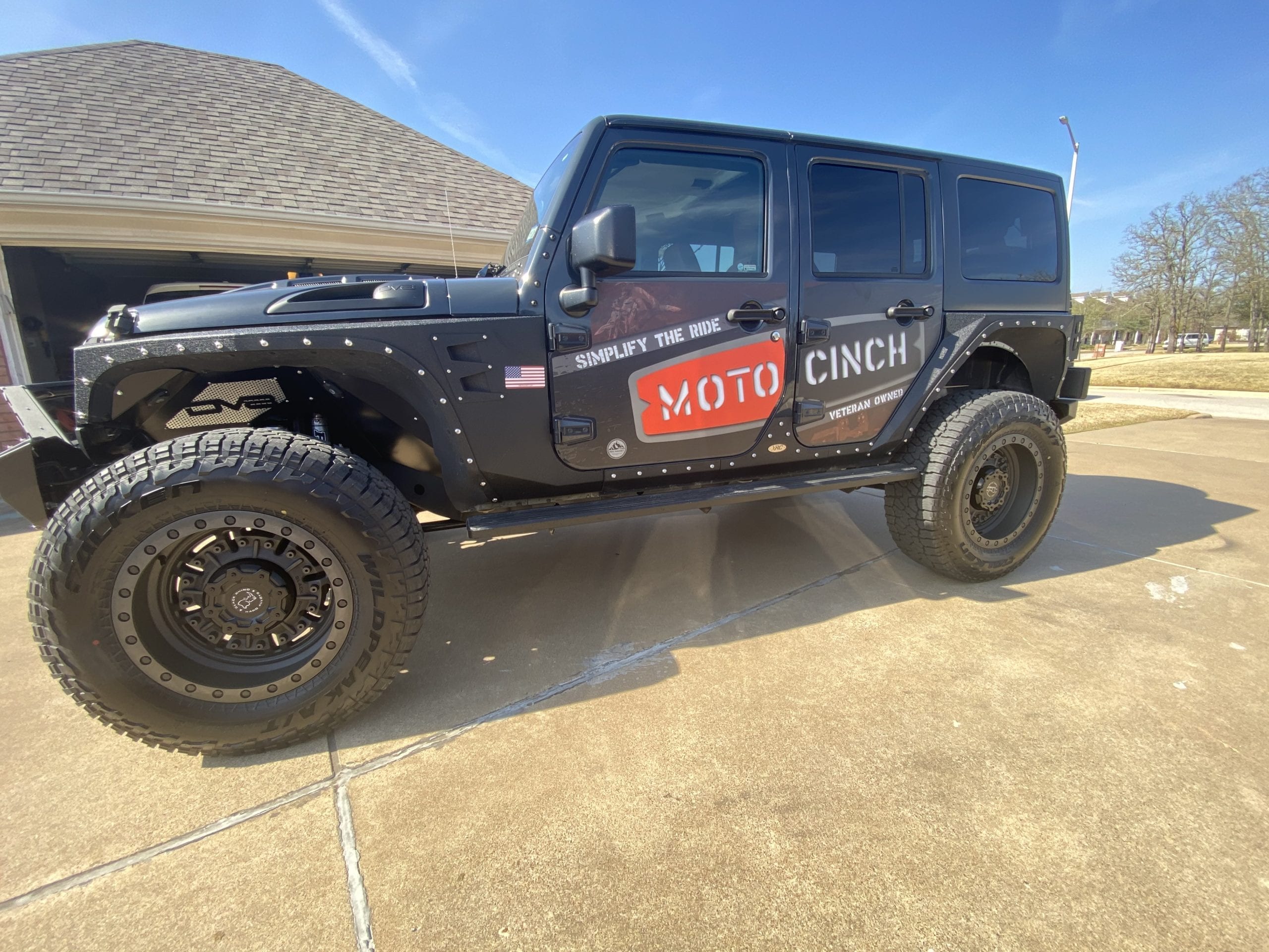 Moto Cinch Strapless tie down transport system