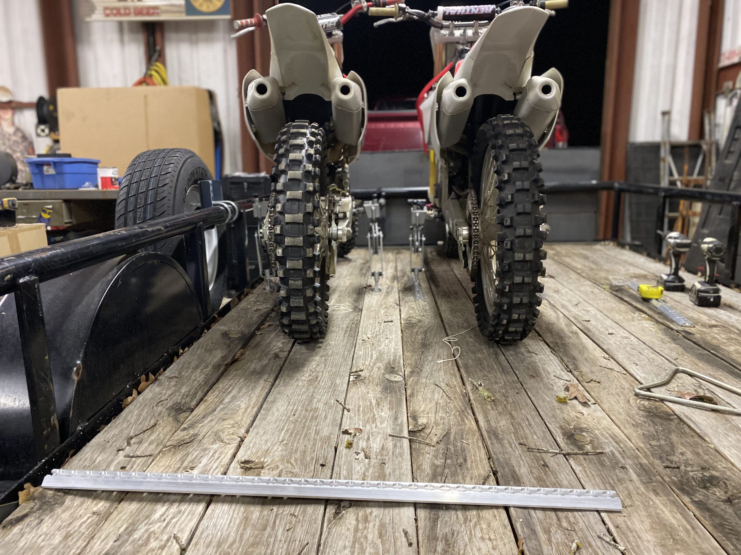 Moto Cinch Strapless tie down transport system