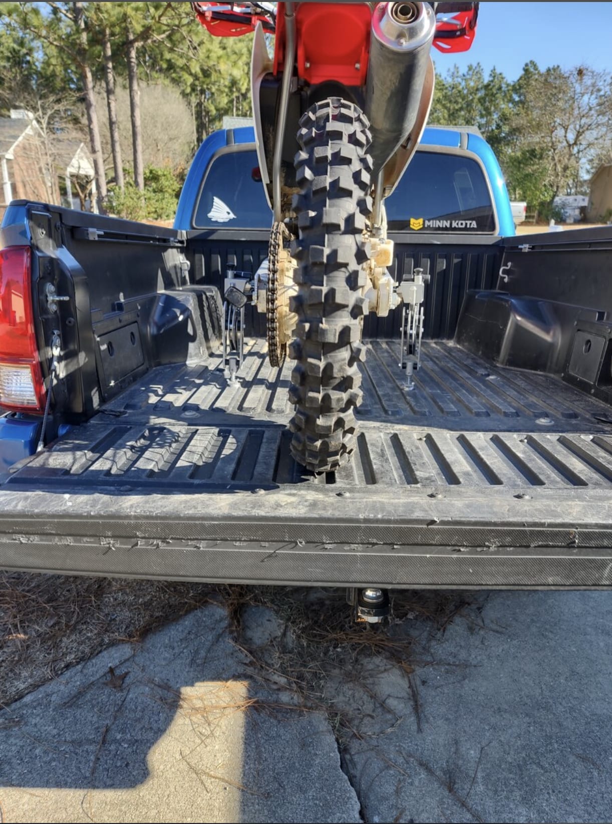 Moto Cinch Strapless tie down transport system