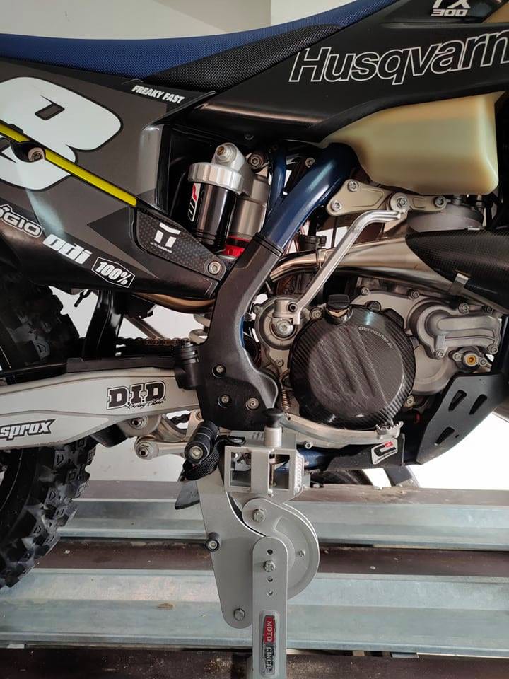 Moto Cinch MX are the Best strapless tie downs made