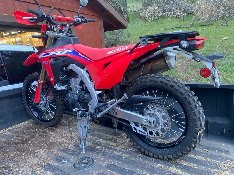 Moto Cinch installed in pickup bed