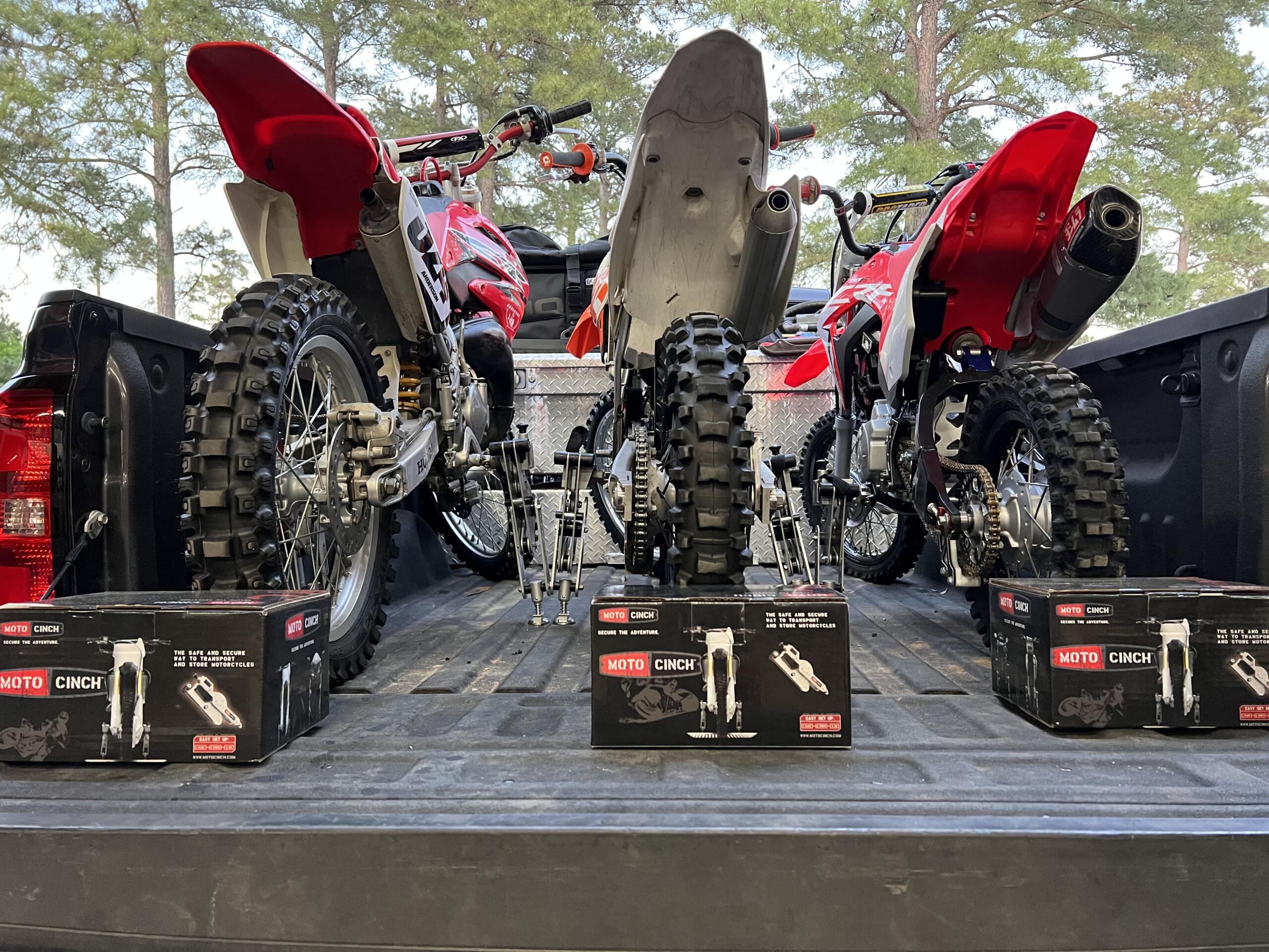 Moto cinch strapless tie downs