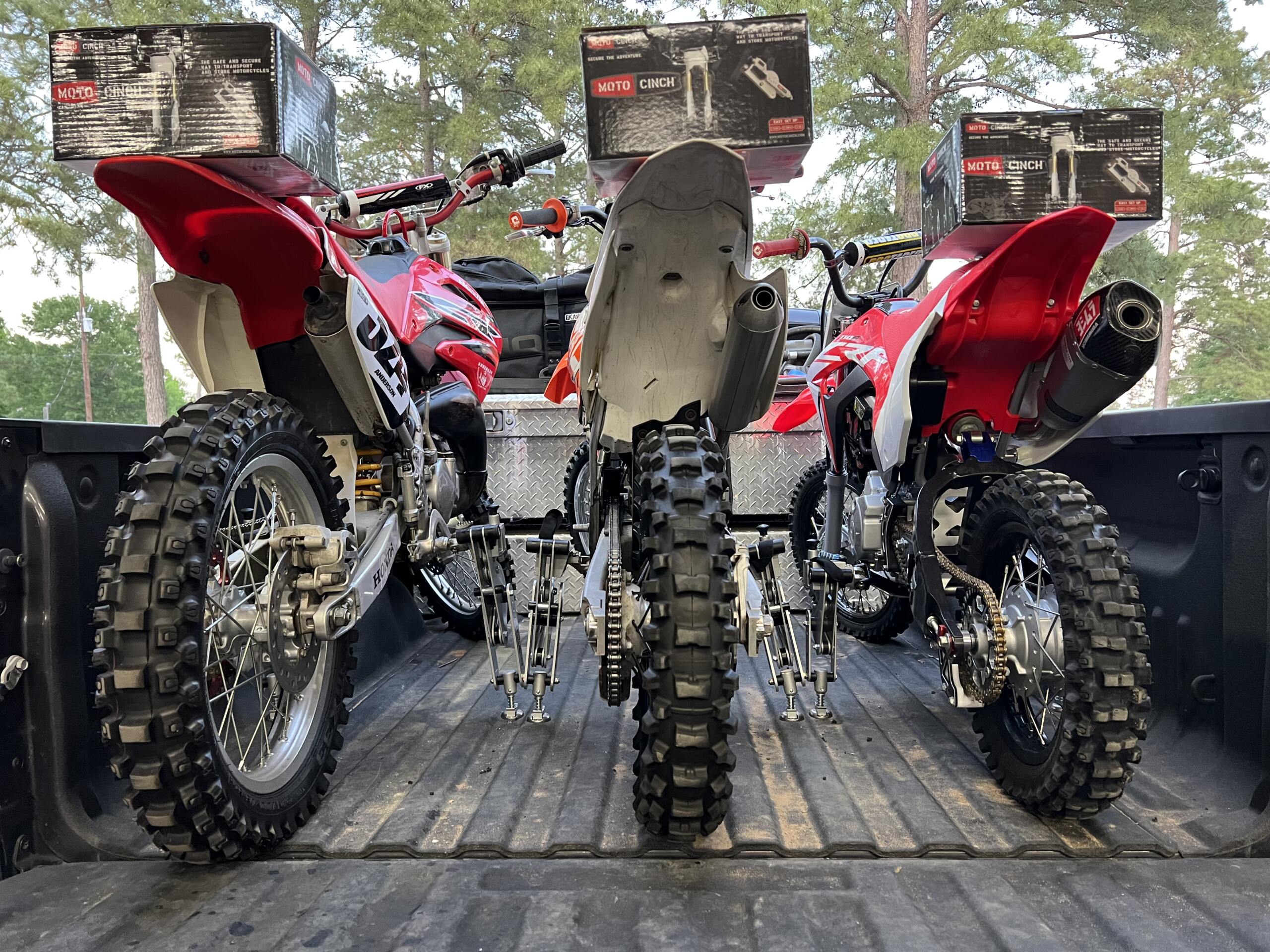 Moto cinch strapless tie downs